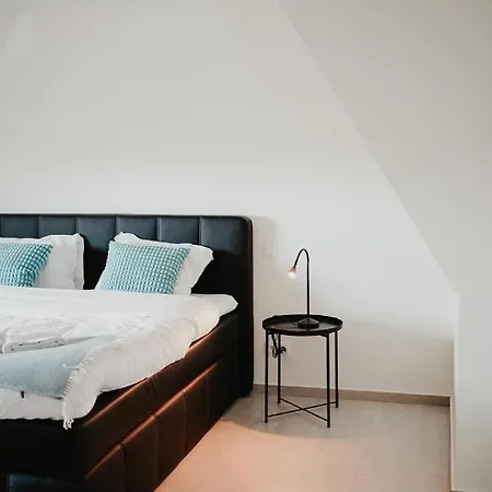 וילה Luxurious 4br Villa's In קנוקה-הייסט